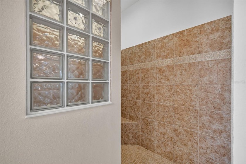 Virtually Staged. Welcome to this FANTASTIC 3/2 Designer Lilac - photo 33