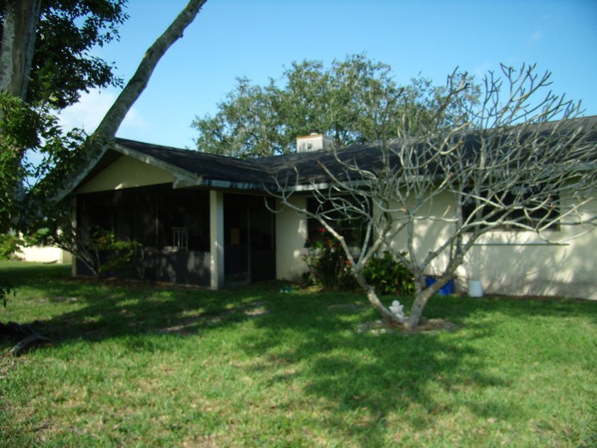FIXER UPPER HOME, being sold AS IS with right to inspect. Large - photo 2