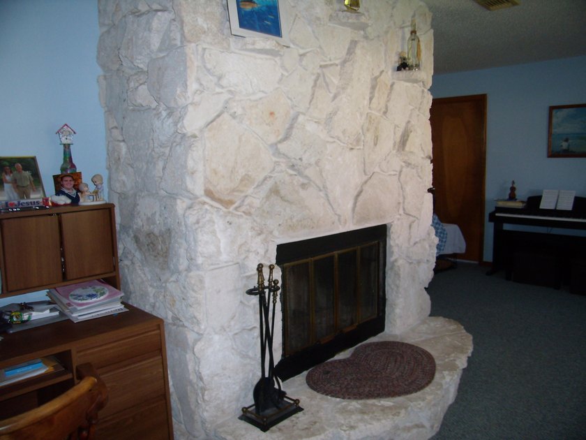 FIXER UPPER HOME, being sold AS IS with right to inspect. Large - photo 3
