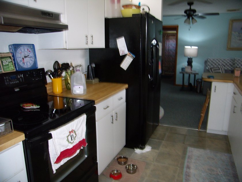 FIXER UPPER HOME, being sold AS IS with right to inspect. Large - photo 10