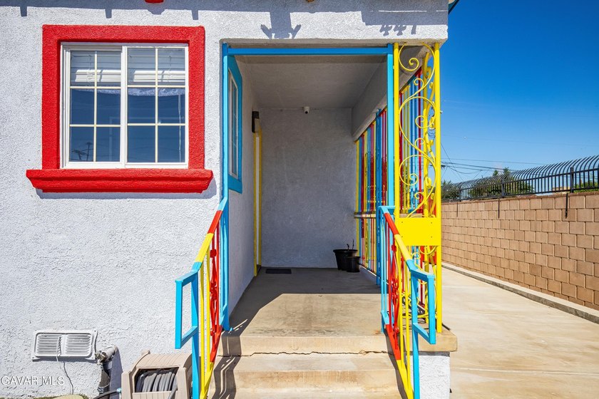 Rare opportunity to own a highly improved flexible-use property - photo 11
