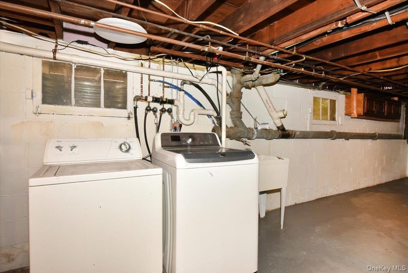 Welcome to this beautiful home located in the heart of Merrick - photo 24