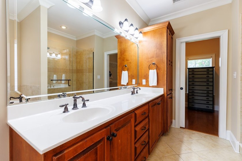 Located on a quiet cul-de-sac in the desirable Cypress Lakes - photo 24