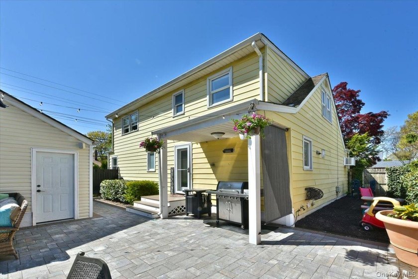 Welcome to this beautiful home located in the heart of Merrick - photo 28