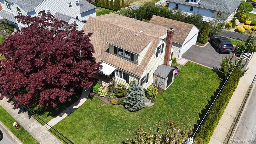 Welcome to this beautiful home located in the heart of Merrick - photo 31