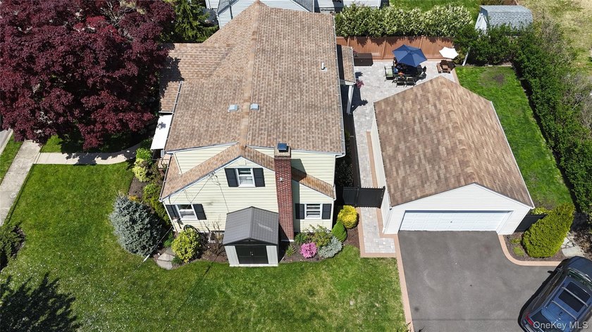 Welcome to this beautiful home located in the heart of Merrick - photo 32
