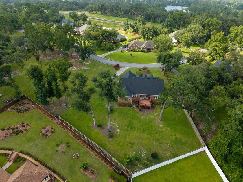 Located on a quiet cul-de-sac in the desirable Cypress Lakes - photo 44
