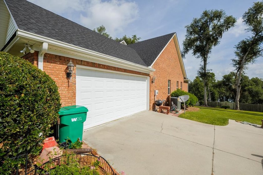 Located on a quiet cul-de-sac in the desirable Cypress Lakes - photo 47