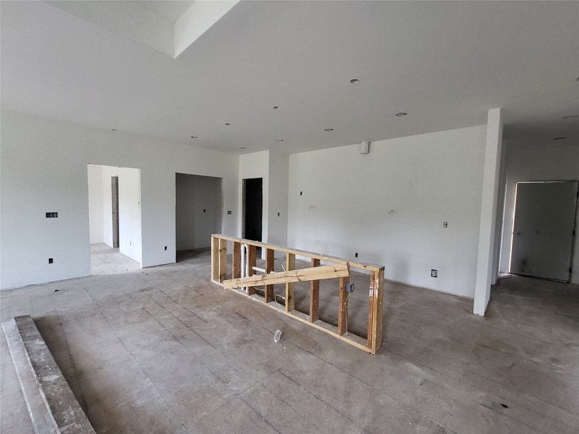 Welcome to Your Dream home...This lovely 4 bed (3 on main floor - photo 3