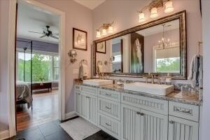 Sea Horse Farm, an extraordinary waterfront and equestrian - photo 28