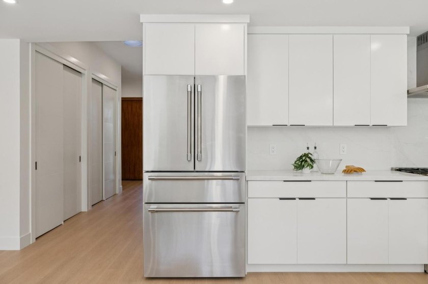Welcome to this thoughtfully designed, expanded, and extensively - photo 31