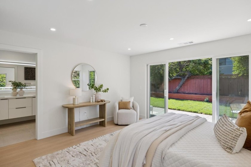 Welcome to this thoughtfully designed, expanded, and extensively - photo 32