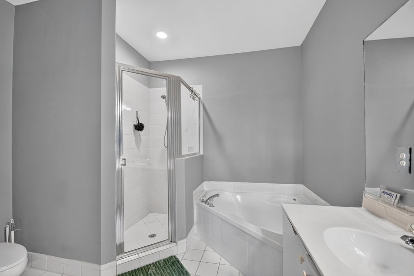 Welcome to this beautifully maintained and RARELY AVAILABLE 4 - photo 37