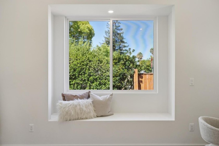 Welcome to this thoughtfully designed, expanded, and extensively - photo 47