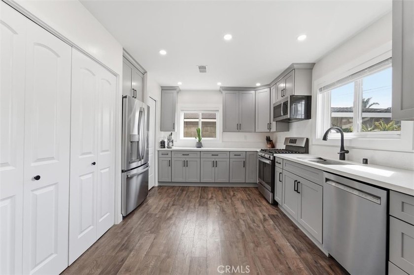 TWO ON A LOT!!! Welcome to a rare east Long Beach opportunity - photo 10