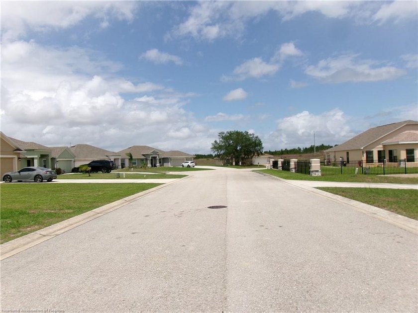 This 4-bedroom 2-bath home is on a cul de sac in a 1 street - photo 20