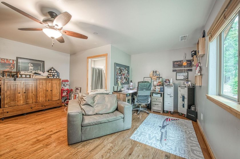 OPEN HOUSE: Sunday, July 5th 12 - 3pmMeticulously maintained and - photo 33