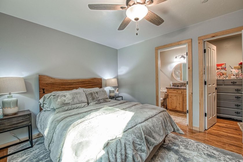 OPEN HOUSE: Sunday, July 5th 12 - 3pmMeticulously maintained and - photo 40