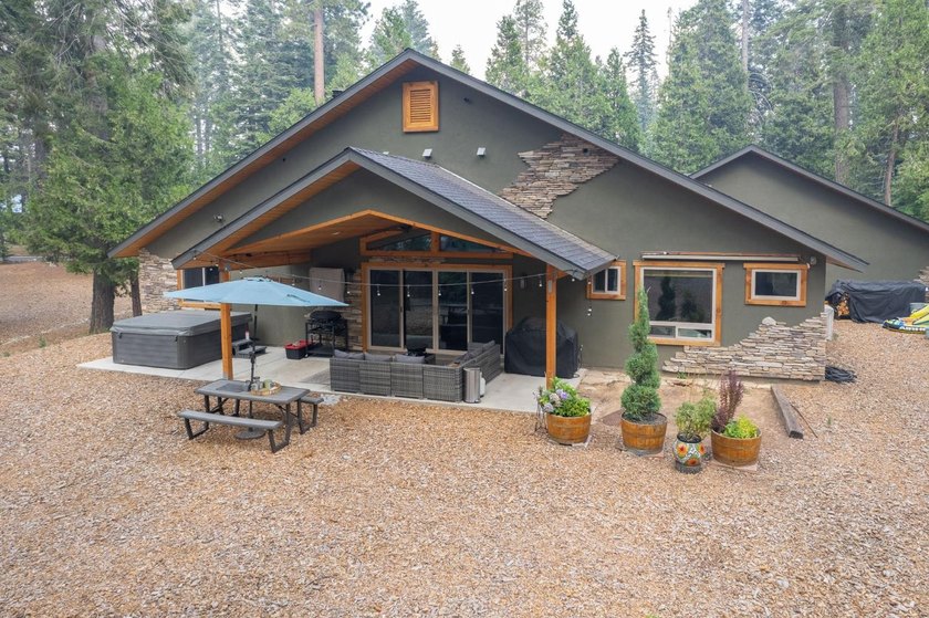 OPEN HOUSE: Sunday, July 5th 12 - 3pmMeticulously maintained and - photo 44