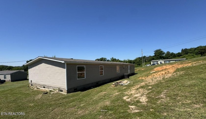 Handyman special! Need more room? Look at all the space you - photo 5
