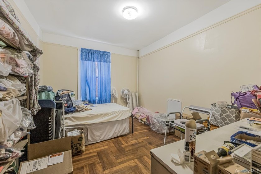 3 Family home in R7 Zoning. Great opportunity to develop this - photo 11
