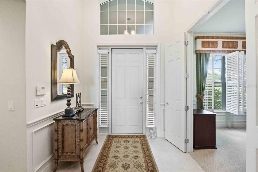 Under contract-accepting backup offers. Experience architectural - photo 2