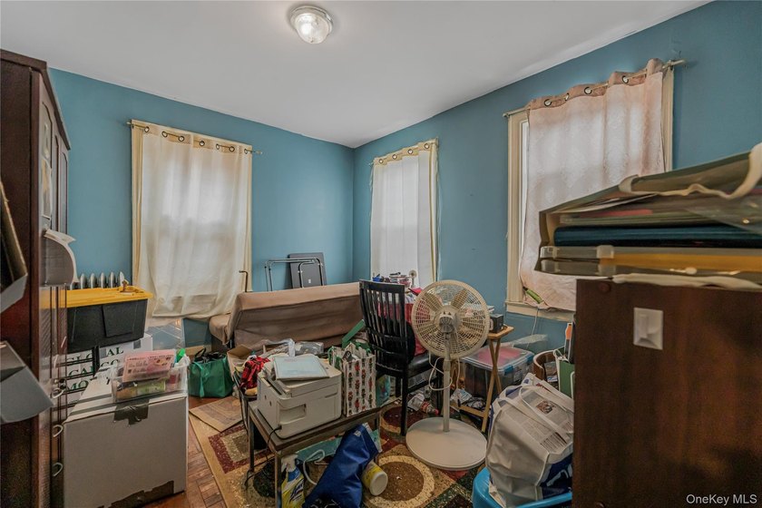 3 Family home in R7 Zoning. Great opportunity to develop this - photo 25