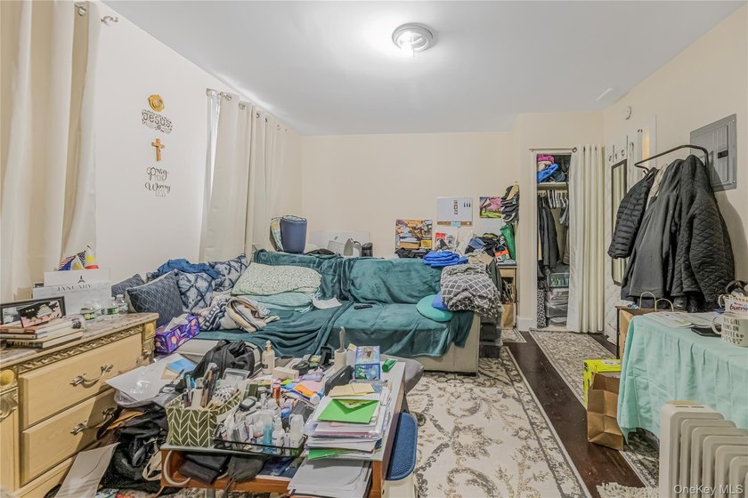 3 Family home in R7 Zoning. Great opportunity to develop this - photo 32