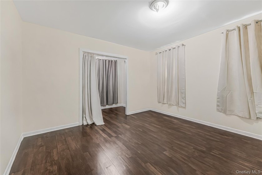 3 Family home in R7 Zoning. Great opportunity to develop this - photo 33