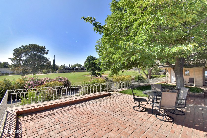 A rare opportunity to own a classic Coronado Country Club estate - photo 3