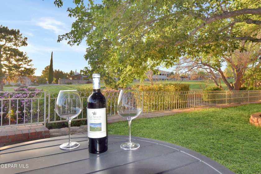 A rare opportunity to own a classic Coronado Country Club estate - photo 4