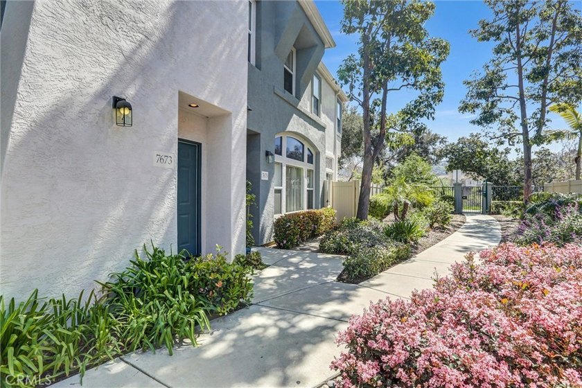 Bright &amp; Modern 2-Bed, 2-Bath townhome in San Diego! Welcome to - photo 4