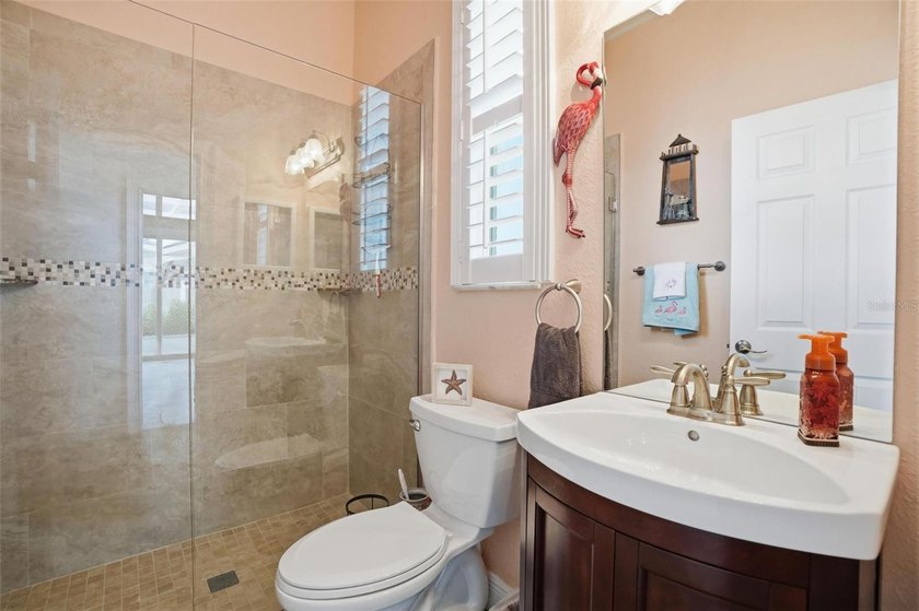 Luxury Lakefront Living In Glen Lakes Country Club. This 3 - photo 46