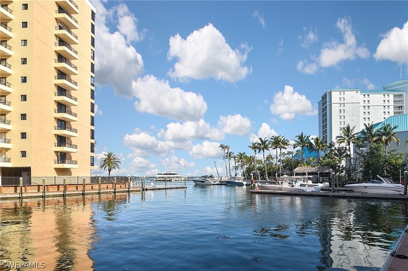 Sanibel Harbour Yacht Club is one of the most sought after Yacht - photo 3