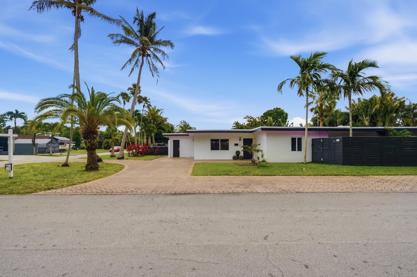 A rare opportunity in the heart of Wilton Manors just a few - photo 4