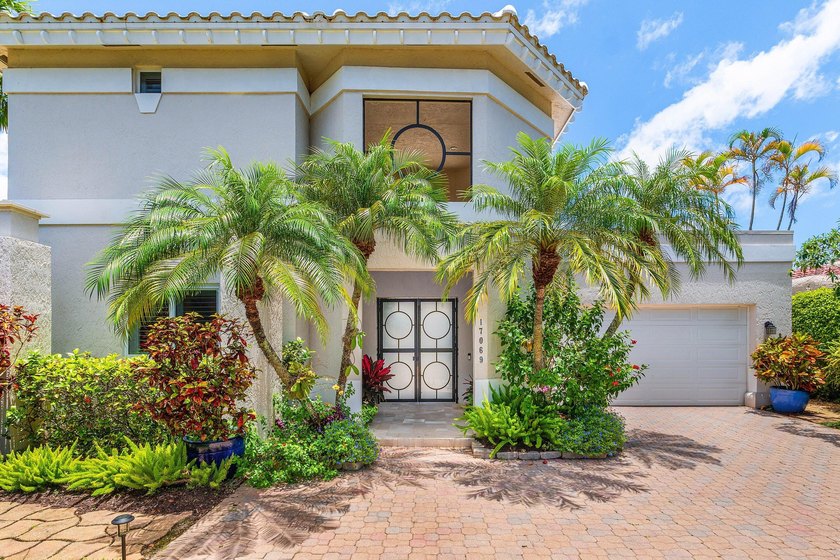 Enjoy exceptional country club living in this beautifully - photo 3