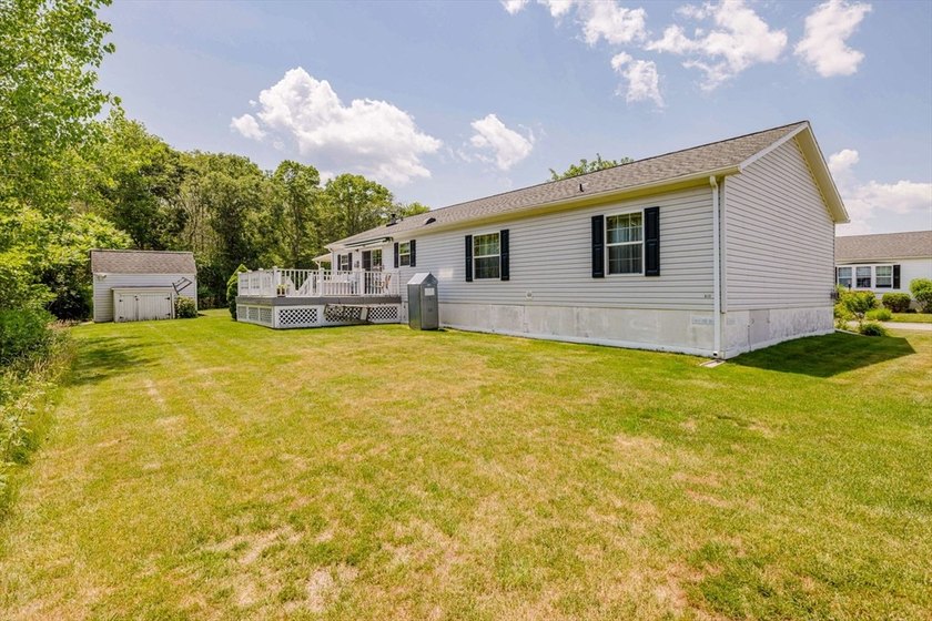Presenting 20 Blackbird Ct, a meticulously maintained 2003 home - photo 7