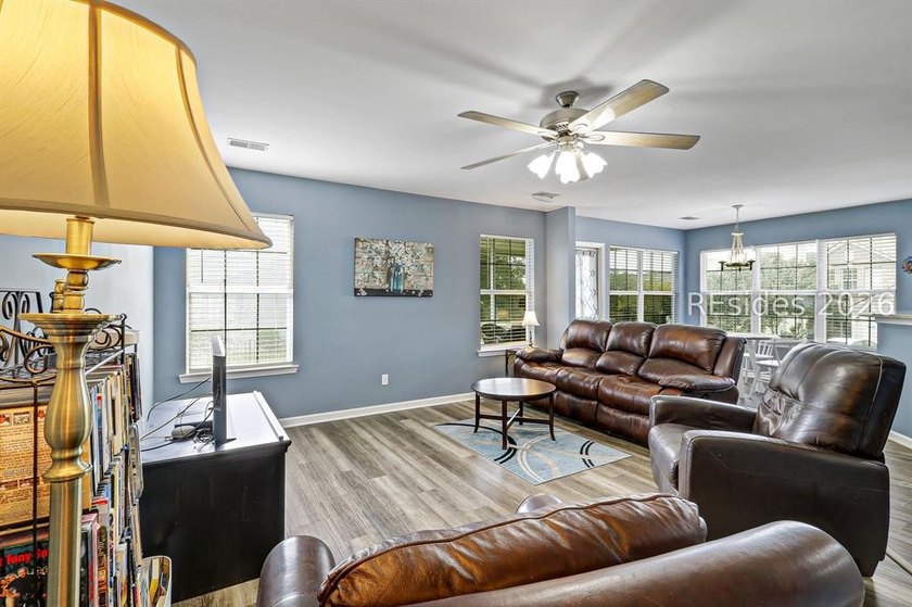 Welcome to this beautifully maintained Cypress Ridge home - photo 16