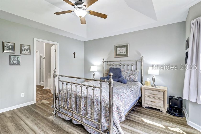 Welcome to this beautifully maintained Cypress Ridge home - photo 23