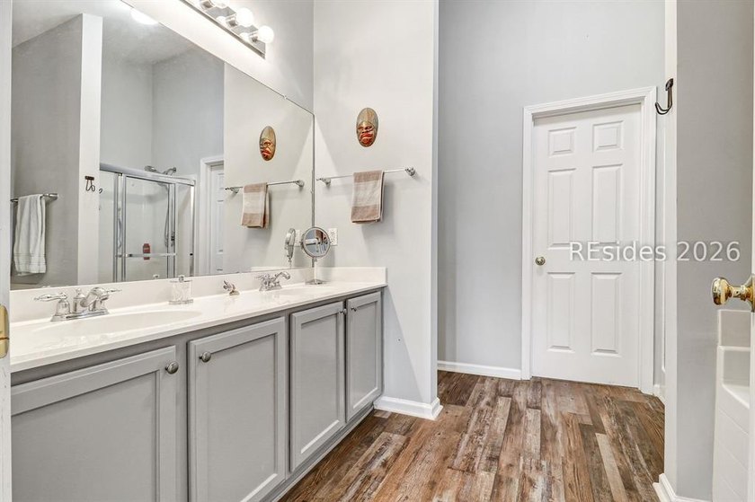 Welcome to this beautifully maintained Cypress Ridge home - photo 24