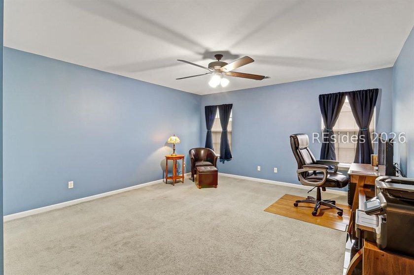 Welcome to this beautifully maintained Cypress Ridge home - photo 28