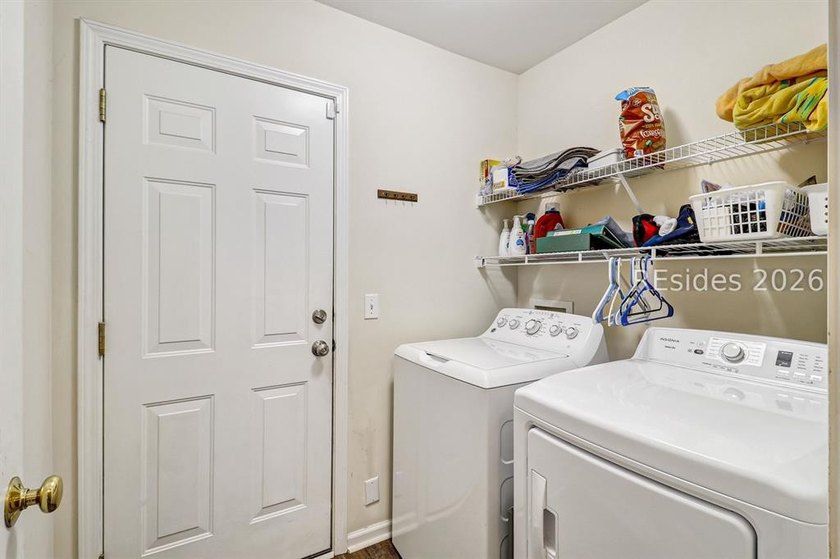 Welcome to this beautifully maintained Cypress Ridge home - photo 38