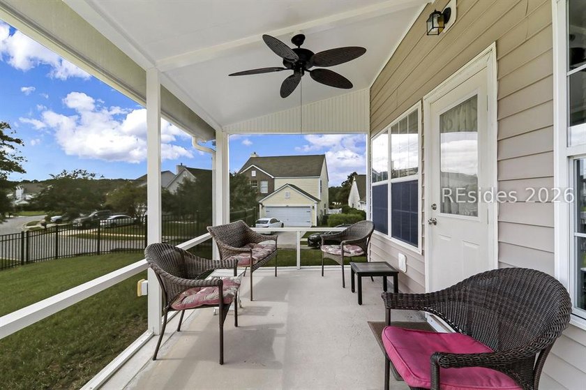 Welcome to this beautifully maintained Cypress Ridge home - photo 43