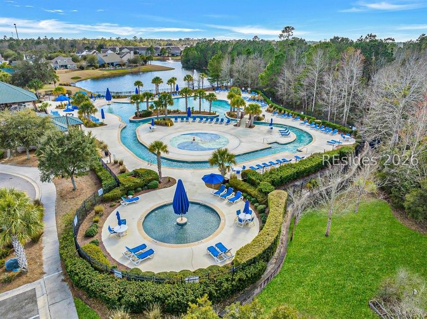 Welcome to this beautifully maintained Cypress Ridge home - photo 48