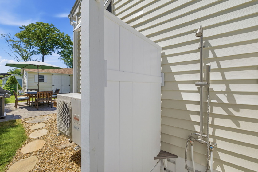 Outside Shower - photo 27