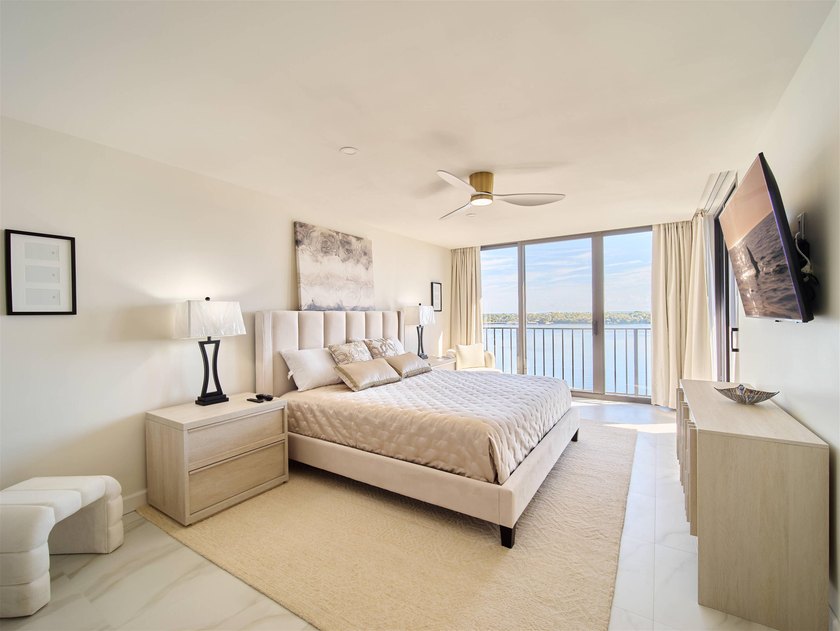Sophisticated, elevated, and fully reimagined, this 2-bedroom - photo 16