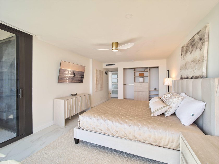 Sophisticated, elevated, and fully reimagined, this 2-bedroom - photo 18