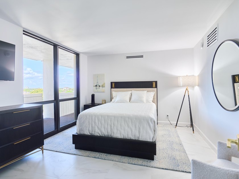 Sophisticated, elevated, and fully reimagined, this 2-bedroom - photo 23