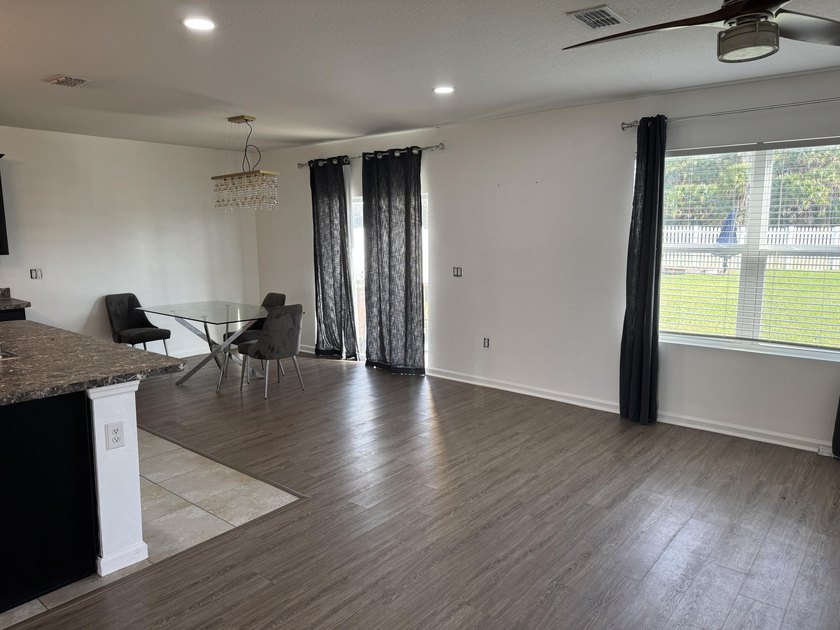 THIS IS A SHORT SALE- Check out this 4 BED 2.5 BATH built in - photo 3