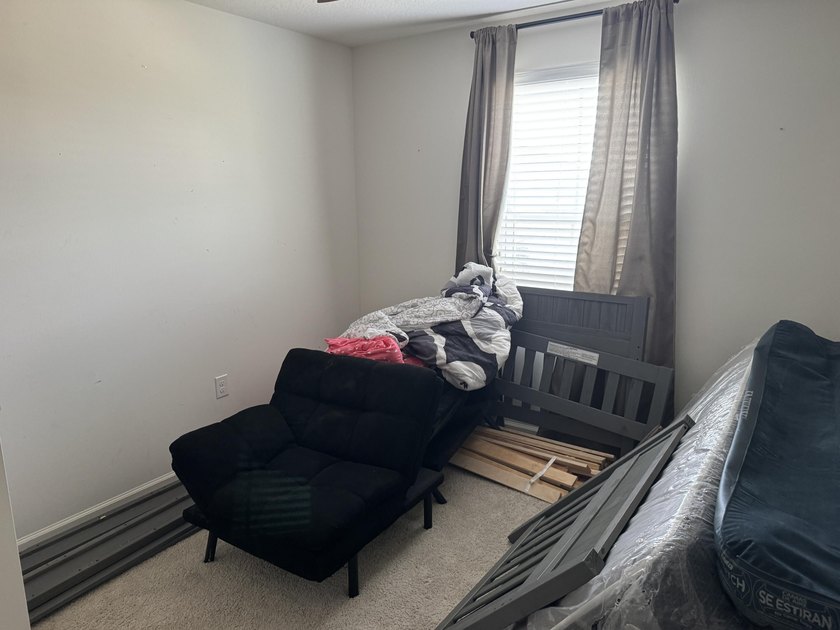 THIS IS A SHORT SALE- Check out this 4 BED 2.5 BATH built in - photo 6